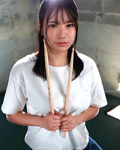 Momo Nanase profile photo — AV Idols