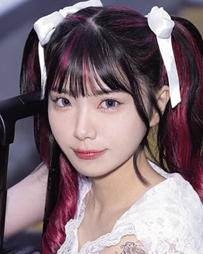 Runa Tsukishiro profile photo — AV Idols